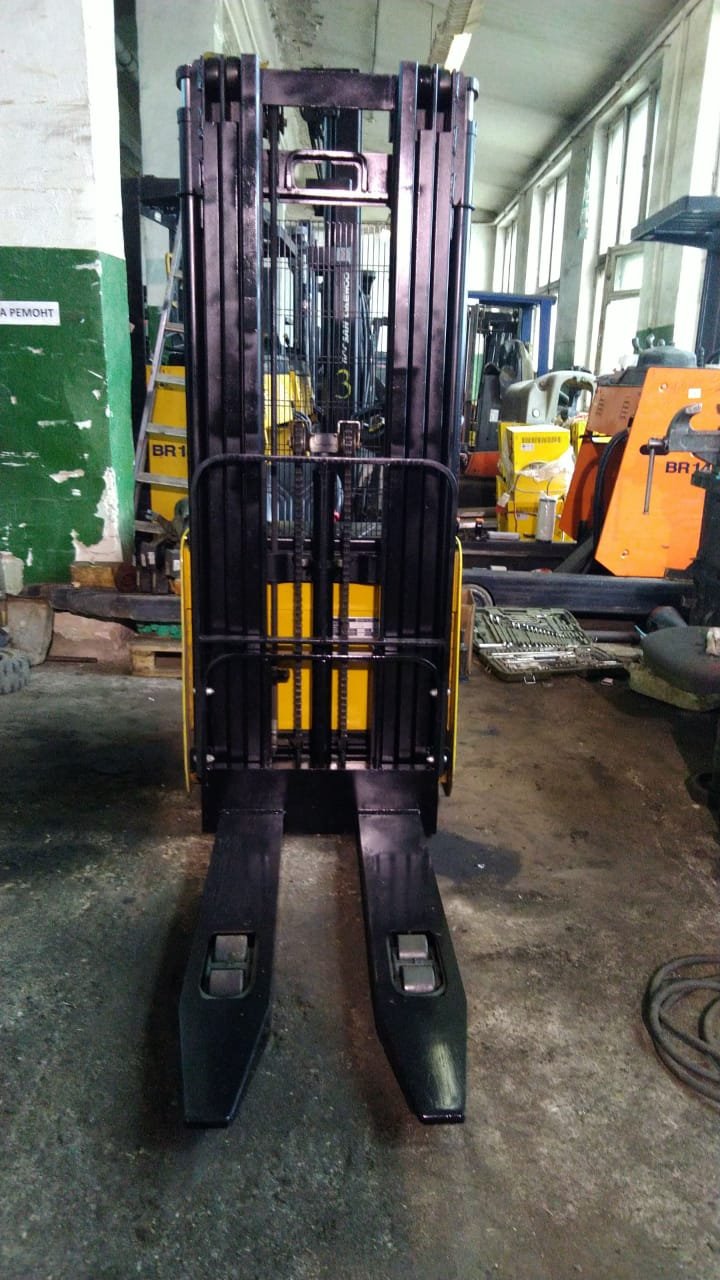 Штабелер бу Yale